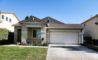4624 Stern Dr in Merced, CA - Building Photo