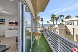 101 California Ave in Santa Monica, CA - Foto de edificio - Building Photo