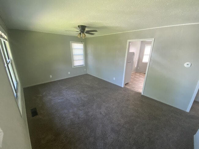 807 Choctaw Ave in Salina, KS - Building Photo - Building Photo