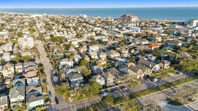 1512 Rosenberg St in Galveston, TX - Building Photo - Building Photo