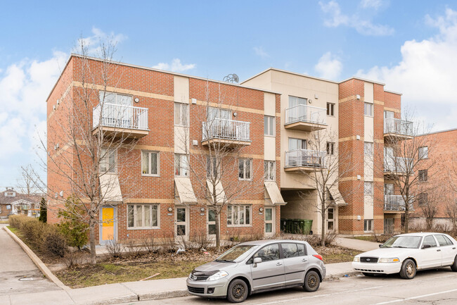 12122 Rodolphe-Forget Boul in Montréal, QC - Building Photo - Building Photo