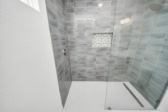 300 Narcissus Rd in Clear Lake Shores, TX - Building Photo - Building Photo