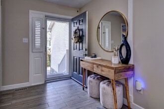5104 Salisbury Mews in Williamsburg, VA - Foto de edificio - Building Photo