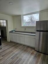 S83W20729 Janesville Rd, Unit 4- Studio Apartment in Muskego, WI - Foto de edificio - Building Photo