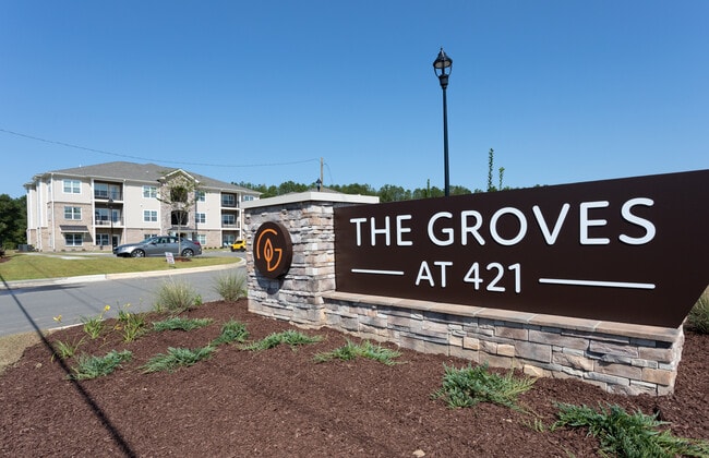 The Groves at 421 in Lillington, NC - Foto de edificio - Building Photo
