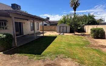 5602 W Yucca St in Glendale, AZ - Building Photo - Building Photo