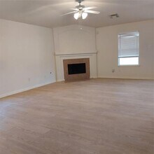 1909 Roaring Springs Dr in Pearland, TX - Building Photo - Building Photo