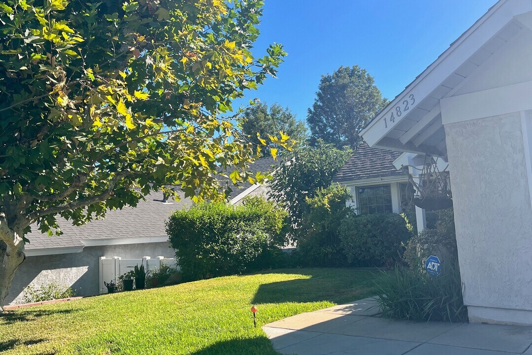 14823 Maywood Dr in Chino Hills, CA - Building Photo