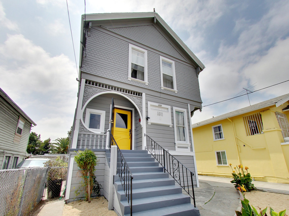 3311 E 17th St in Oakland, CA - Building Photo