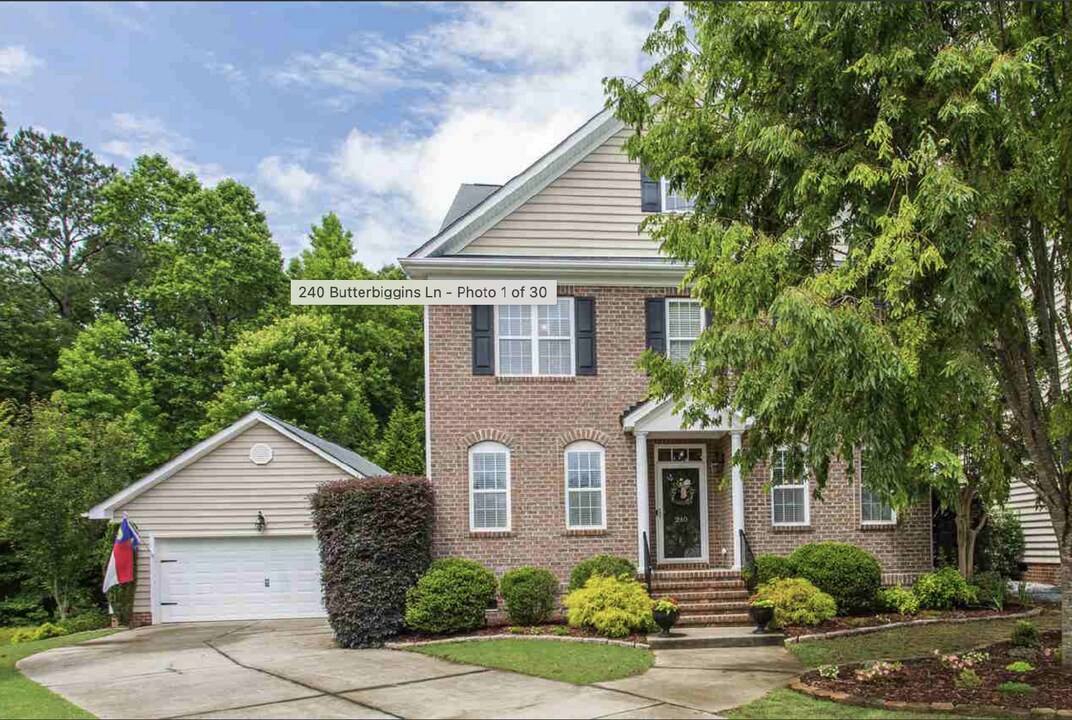 240 Butterbiggins Ln in Apex, NC - Building Photo