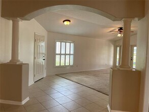 6117 Gentle Ben Cir in Wesley Chapel, FL - Building Photo - Building Photo