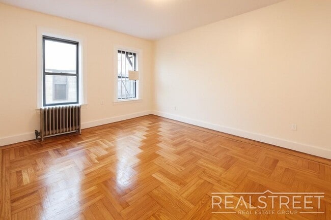 Magnificent 1 Bed Across the St from Prospect Park!