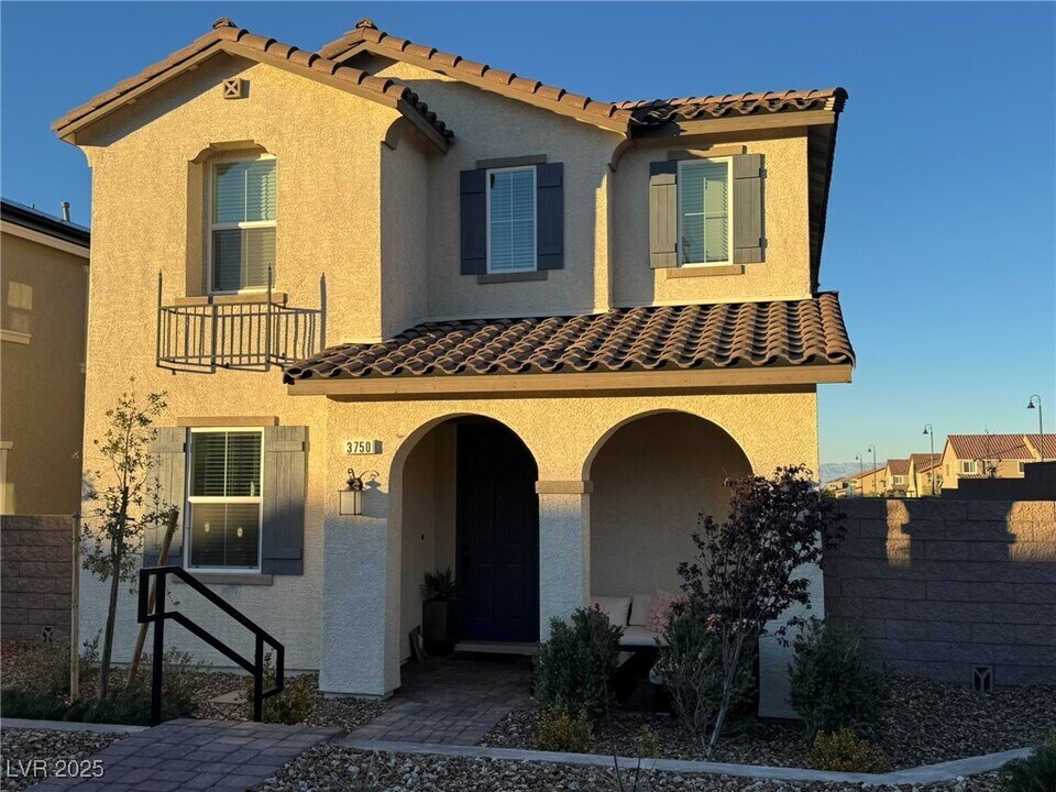 3750 Battipaglia Ave in Henderson, NV - Building Photo