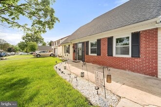 35 Mullshire Ln in Willingboro, NJ - Building Photo - Building Photo