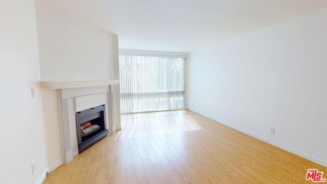 12830 Burbank Blvd in Los Angeles, CA - Building Photo - Building Photo