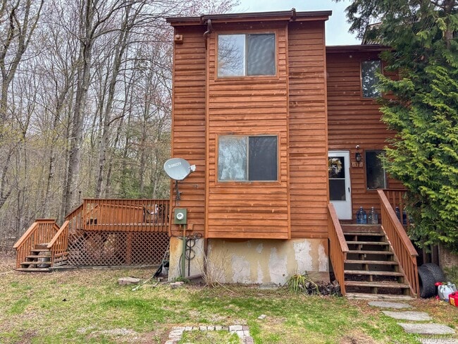 12 Edelweiss Dr in Fallsburg, NY - Building Photo - Building Photo
