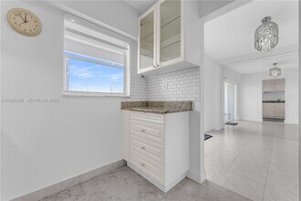 16508 NE 26th Ave in North Miami Beach, FL - Building Photo - Building Photo