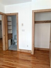 42 Ivaloo St, Unit 2 in Somerville, MA - Foto de edificio - Building Photo