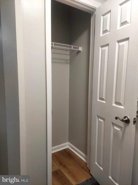 21228 McFadden Square in Cascades, VA - Building Photo - Building Photo