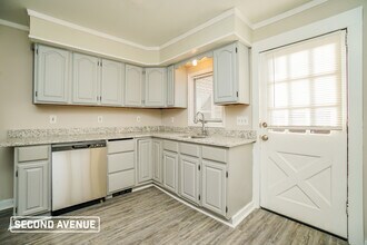 241 Allegheny Ave in Pittsburgh, PA - Building Photo - Building Photo