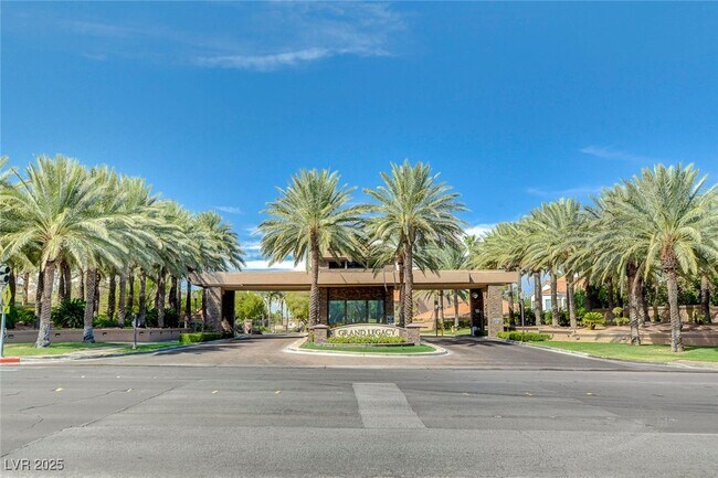 property at 1825 Indian Bend Dr