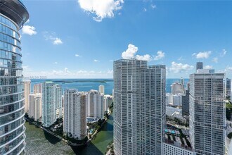 200 Biscayne Blvd, Unit 5101 in Miami, FL - Building Photo - Building Photo