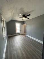 305 Locust St in Coshocton, OH - Building Photo