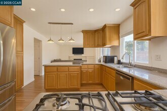 9597 Davona Dr in San Ramon, CA - Building Photo - Building Photo