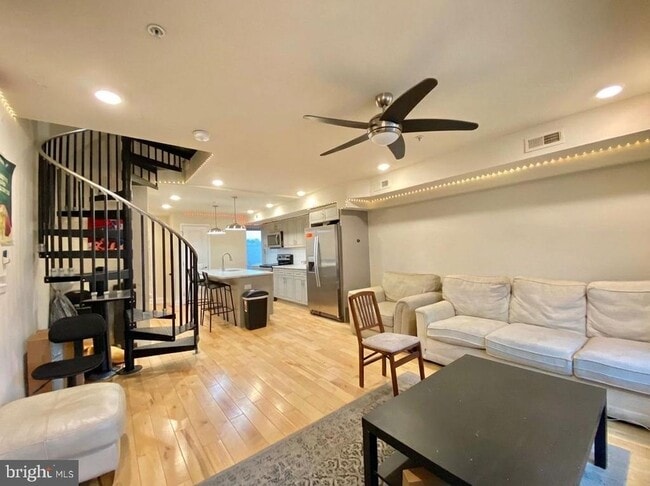 property at 1950 N Gratz St