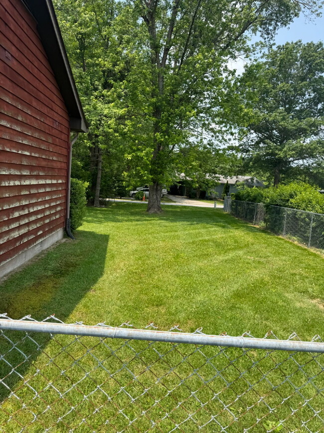 10 Laurel Brook Dr in Hendersonville, NC - Building Photo - Building Photo