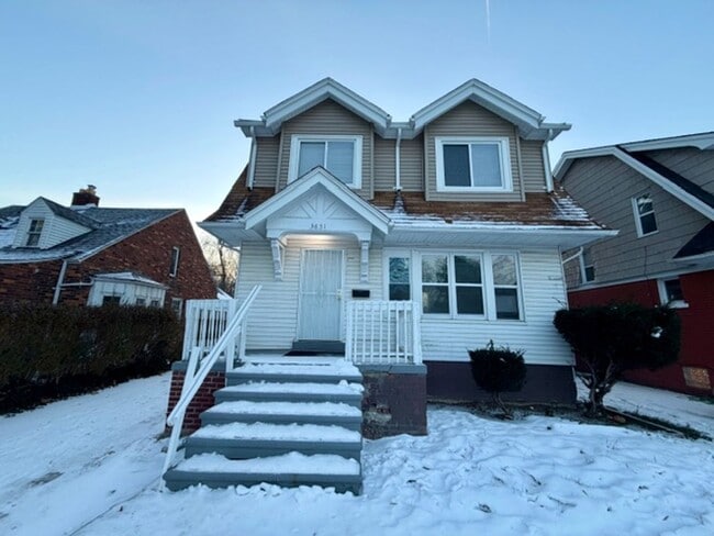 property at 3651 Buckingham