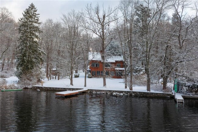 34 Old Pond Rd in South Salem, NY - Building Photo - Building Photo