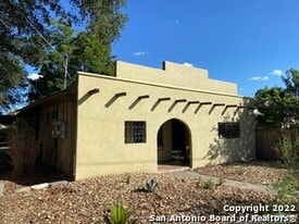 2318 W Olmos Dr in San Antonio, TX - Building Photo