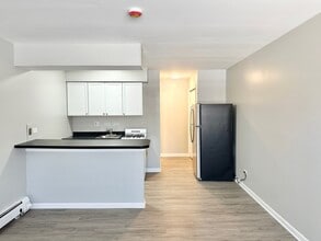 1940 Mark Ave in Elgin, IL - Building Photo - Building Photo