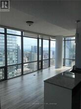 38 Grenville St in Toronto, ON - Building Photo - Building Photo