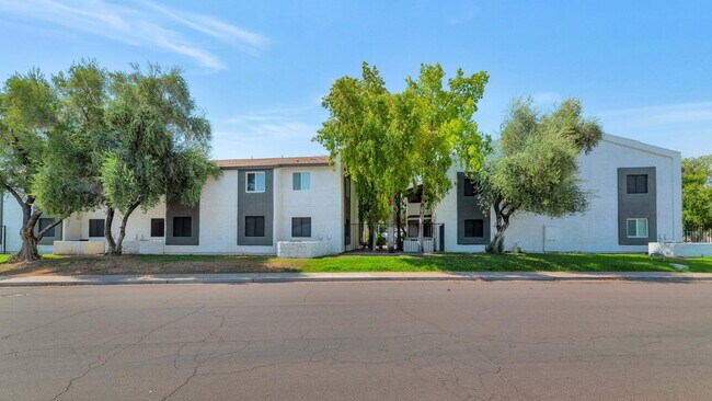property at 1221 N 85th Pl