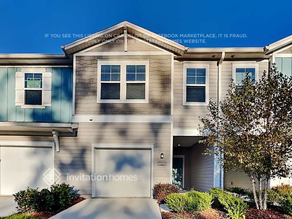 13234 Shore Grass Dr in Jacksonville, FL - Foto de edificio