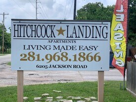 6205 Jackson Rd, Unit C1 in Hitchcock, TX - Building Photo