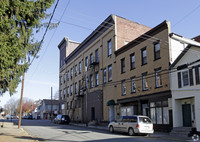 102 E Market St in Blairsville, PA - Building Photo - Building Photo