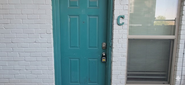 1907 Hearthstone Dr, Unit C in Austin, TX - Building Photo - Building Photo