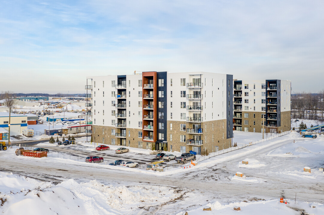 Quartier 7 (Q7-1) in Mascouche, QC - Building Photo