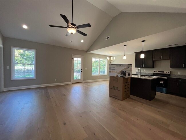 1157 Shallowford St in Bowling Green, KY - Building Photo - Building Photo