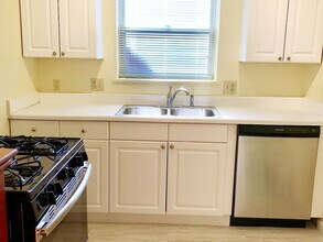 2822 Victoria Ave, Unit 3 in Cincinnati, OH - Building Photo - Building Photo