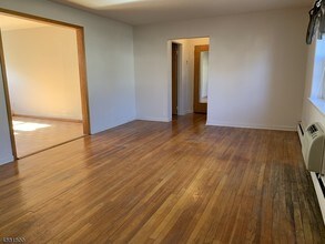 165 Ridge Rd-Unit -A in Cedar Grove, NJ - Building Photo - Building Photo