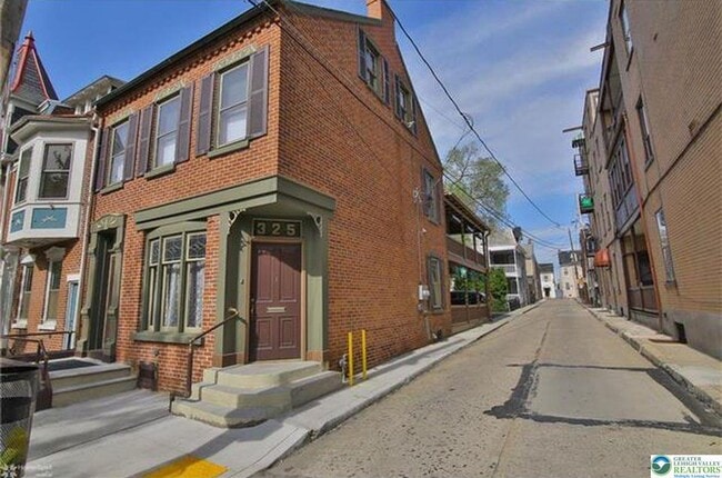 325 N Eighth St in Allentown, PA - Building Photo - Building Photo