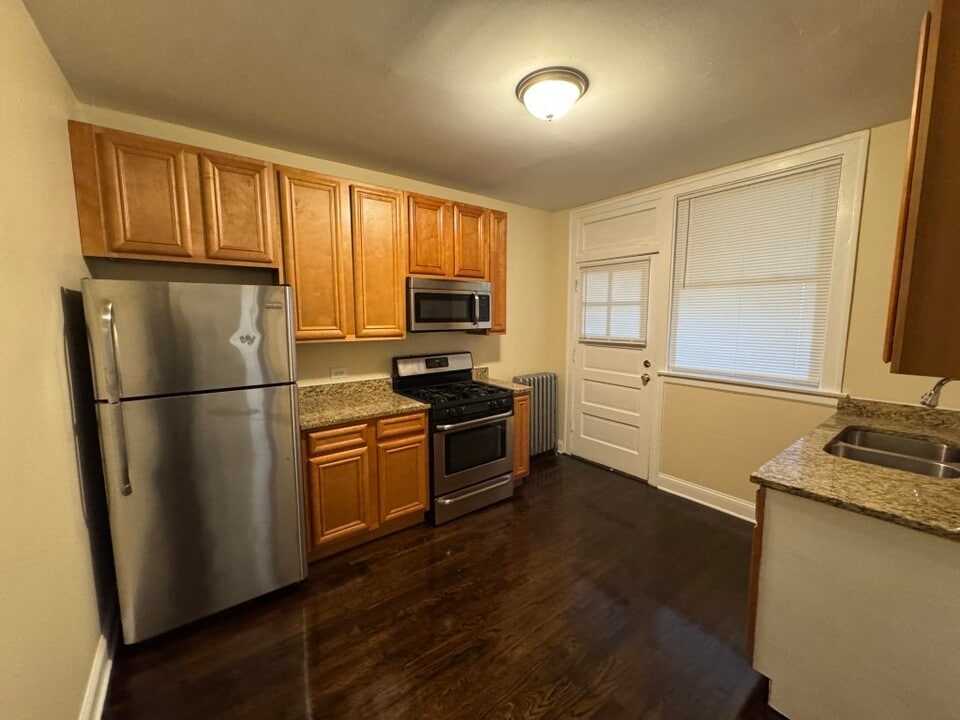 2510 N LeClaire Ave, Unit 2 in Chicago, IL - Foto de edificio
