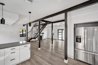 50 NW 24th Ave in Miami, FL - Foto de edificio - Building Photo