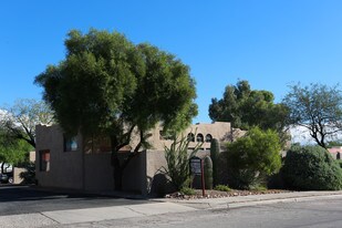 Lee Casitas in Tucson, AZ - Building Photo