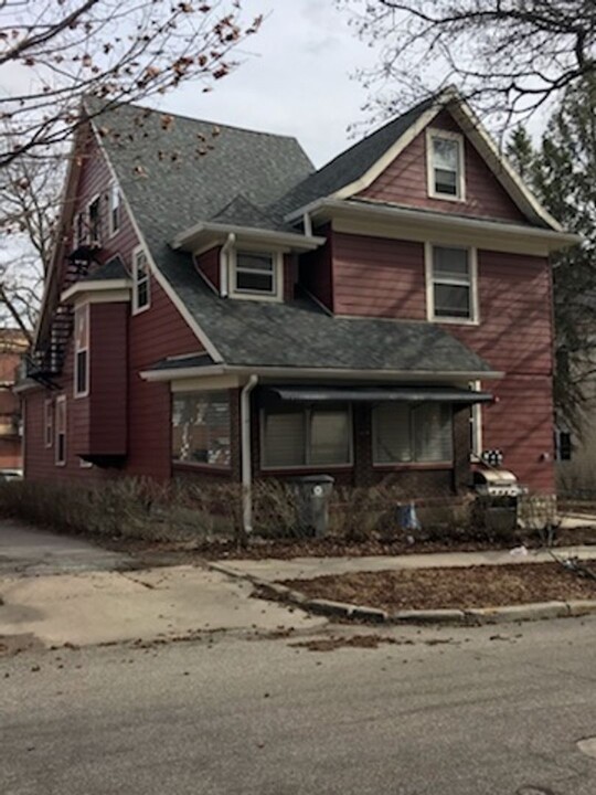 308-312 N Washington St in Bloomington, IN - Building Photo