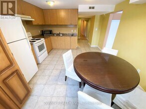 124 Meandering Trail in Toronto, ON - Building Photo - Building Photo